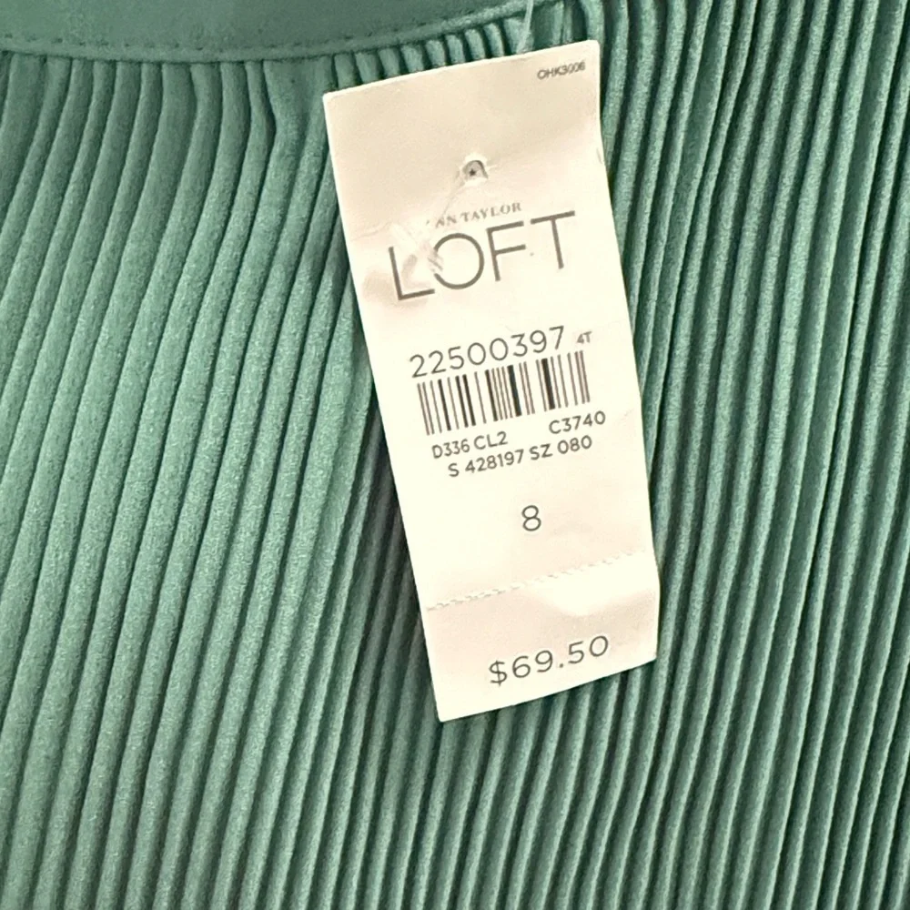 NWT-Ann Taylor LOFT Fluid Pleated Skirt Sz 8 - Picture 7 of 10